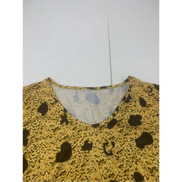 Cheetah Patterned Long Sleeve T-shirt - Picture 5 of 9